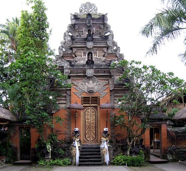 Puri Saren Agung, Ubud Bali (Foto: Wikimedia Commons)