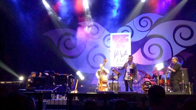 Penampilan Dwiki Dharmawan di Java Jazz. (Foto:  Annisa Maulida/kumparan)