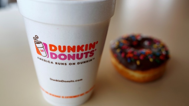 Dunkin' Donuts akan menggunakan pewarna alami  (Foto: Jim Young/Reuters)