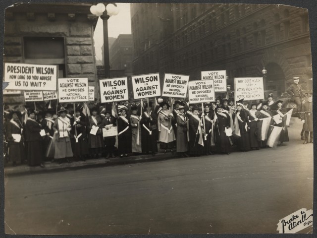 Gerakan perempuan di abad 20. (Foto: Wikimedia Commons)