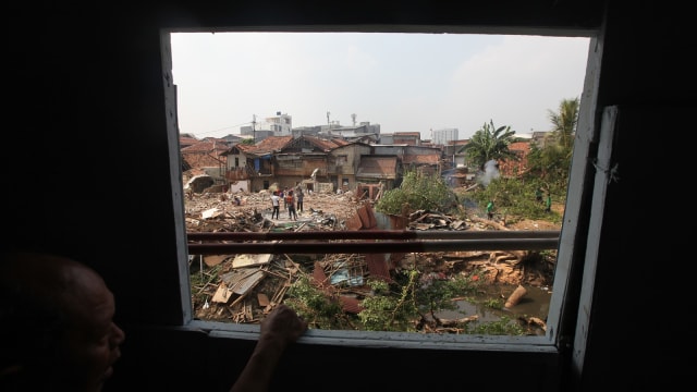 Penggusuran permukiman penduduk di Kampung Pulo (Foto: Aditia Noviansyah/kumparan)