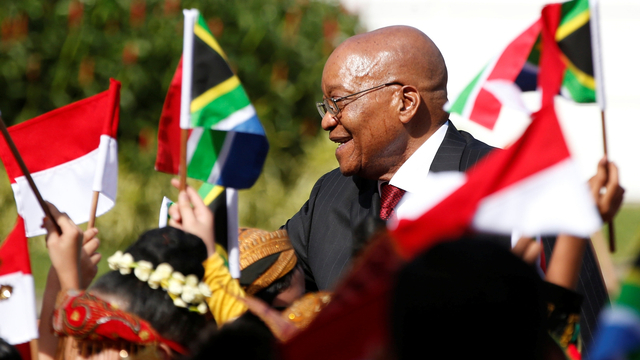 Sambutan untuk Presiden Afsel Jacob Zuma. Foto: Reuters/Darren Whiteside