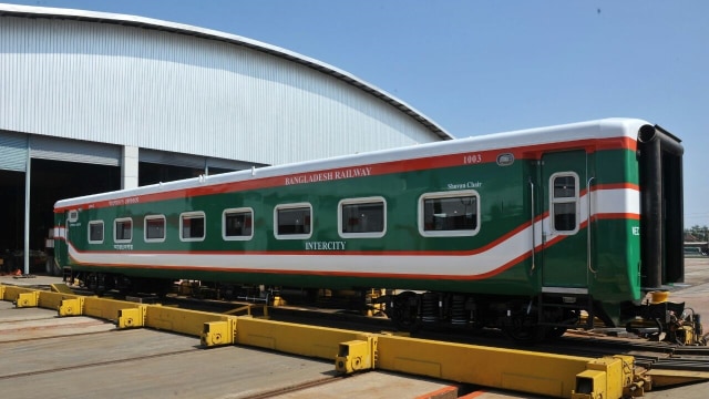 Kereta buatan Madiun siap dikirim ke Bangladesh. (Foto: Dokumentasi PT INKA)
