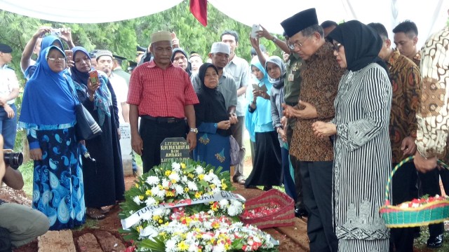 Jusuf Kalla dan Istri ikut mendoakan Moh. Ma'ruf (Foto: David Pratama/kumparan)