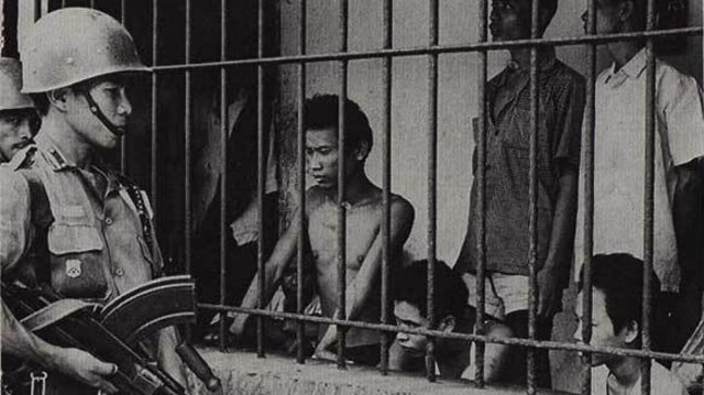 Para tahanan politik Tragedi 1965. (Foto: Joop Morieed via tribunal1965.org)