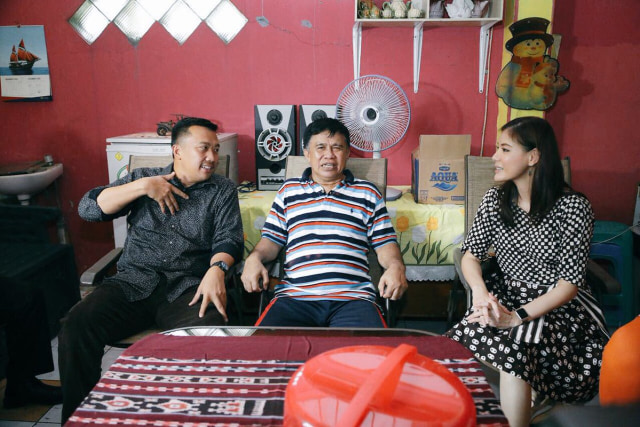 Olga Lyda bersama Menpora dan Ellyas (Foto: Twitter @imam_nahrawi)