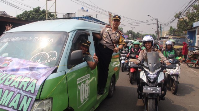 Kampanye damai sopir gojek dan angkot. (Foto: Dok Polresta Tangerang)