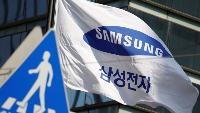 Bendera Samsung di Seoul, Korea Selatan. (Foto: REUTERS/Kim Hong-Ji)