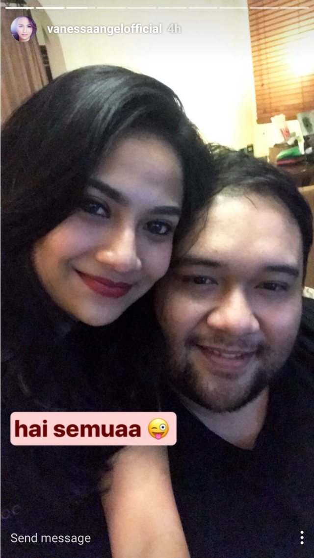 Vanessa Angel dan sang kekasih. (Foto: Dok. Instastory @vanessaangelofficial)