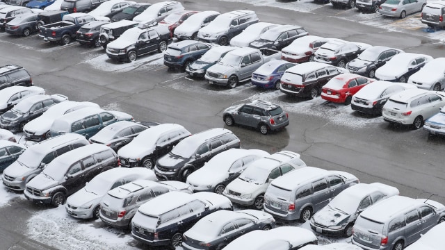 Ilustrasi parkir mobil di Amerika Serikat Foto: REUTERS/Kamil Krzaczynski