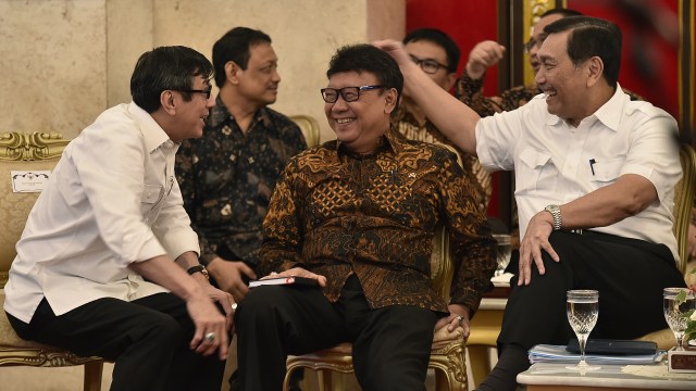 Yasonna Laoly, Tjahjo Kumolo, Luhut Pandjaitan (Foto: Puspa Perwitasari/ANTARA)