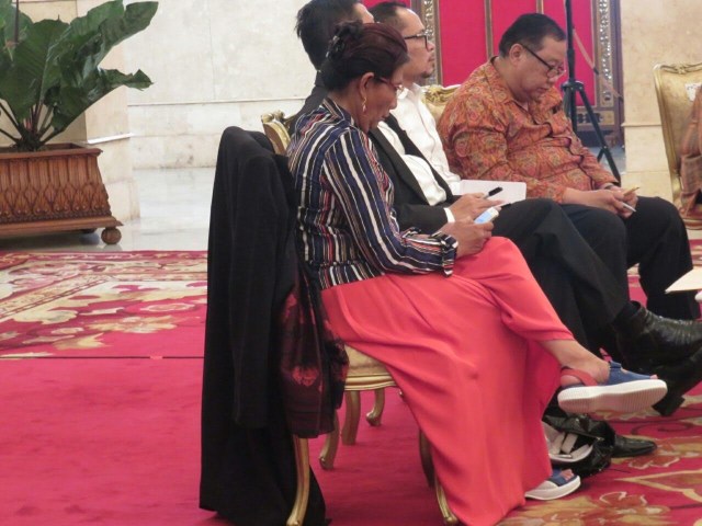 Susi Pudjiastuti sebelum sidang kabinet  (Foto: Yudhistira Amran Saleh/kumparan)