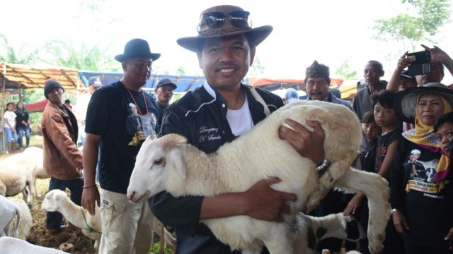 Bupati Purwakarta Dedi Mulyadi (Foto: Twitter @DediMulyadi71)