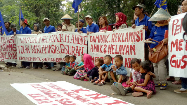 Nelayan berharap hakim kabulkan gugatan reklamasi. (Foto: Jihad Akbar/kumparan)