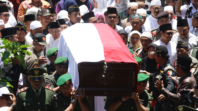 Pemberangkatan jenazah Hasyim Muzadi (Foto: Ari Bowo Sucipto/Antara)