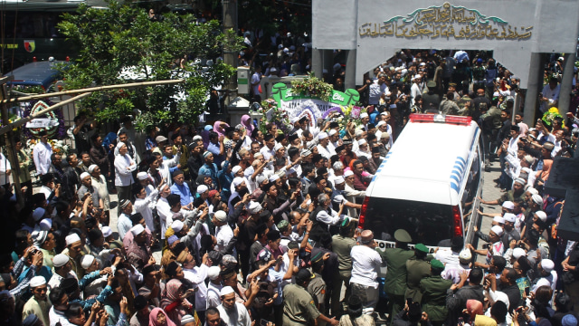 Pemberangkatan jenazah Hasyim Muzadi (Foto: Ari Bowo Sucipto/Antara)