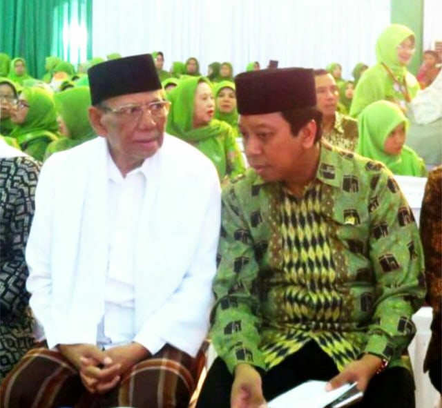 Romahurmuziy bersama KH Hasyim Muzadi (Foto: Dokumen Pribadi)