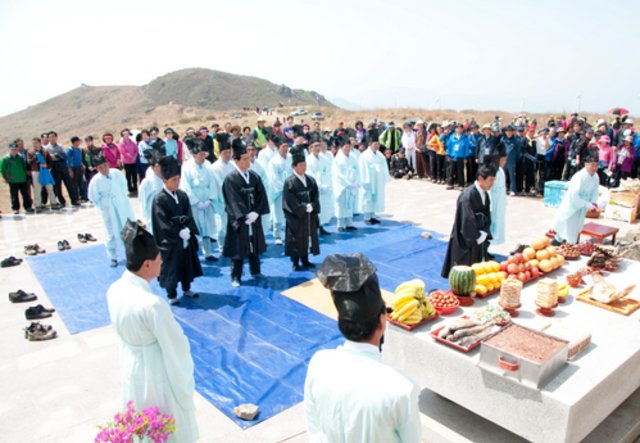 Hapcheon Adakan Royal Azalea Festival (2)