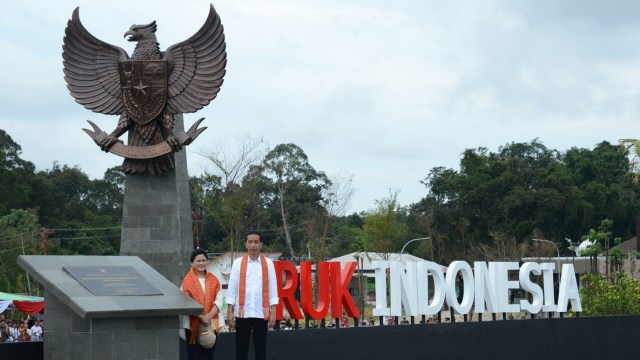 Jokowi Resmikan PLBN Aruk di Sambas, Kalbar (Foto: Biro Pers, Media, dan Informasi Sekretariat Presiden)