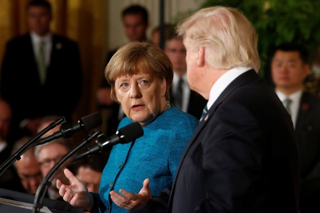 Pertemuan perdana Merkel dan Trump  (Foto: Jonathan Ernst/Reuters)