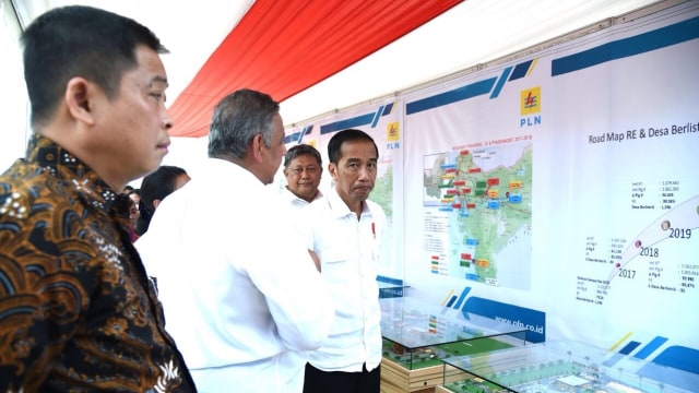 Jokowi di PLTG Kalimantan Barat. (Foto: Dok. Biro Pers Istana)