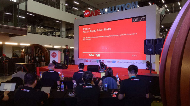 Presentasi tim dari Indonesia di Airvolution 2017. (Foto: Muhammad Fikrie/kumparan)