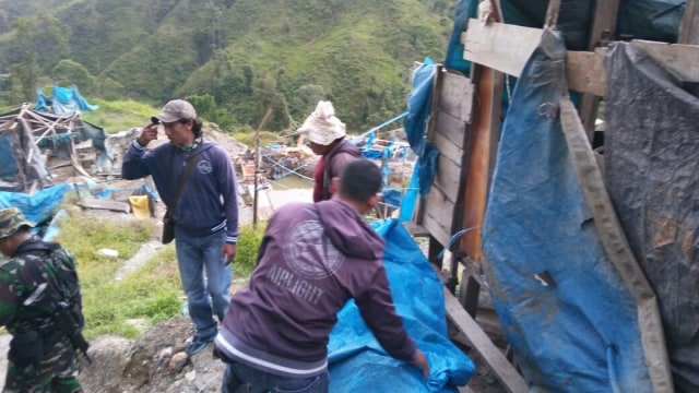 Setelah menertibkan Gunung Botak hari ini. (Foto: Istimewa)