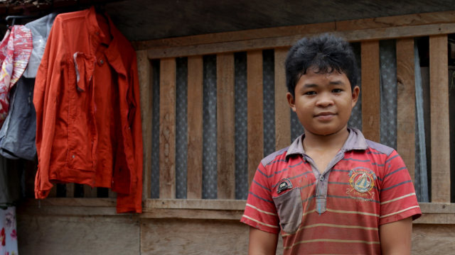 Miko, penambang cilik di galian emas Poboya, Palu (Foto: Fanny Kusumawardhani/kumparan)