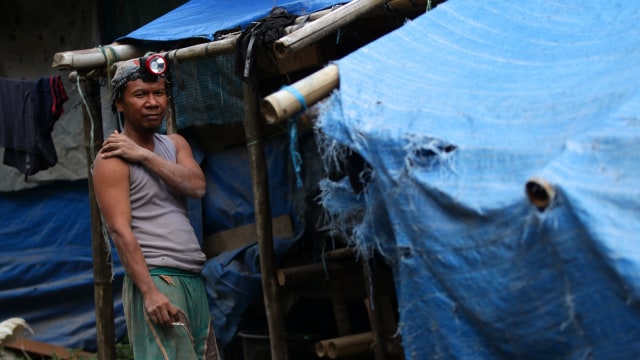 Penambang emas bersiap masuk kawasan Poboya, Palu (Foto: Fanny Kusumawardhani/kumparan)