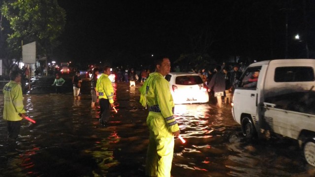 Banjir Lalu Lintas Di Kahatex Bandung Dialihkan Kumparan Com