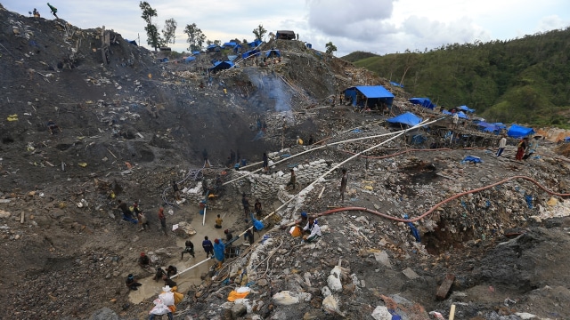 Gunung Botak ladang tambang emas. (Foto: Aditia Noviansyah/kumparan)