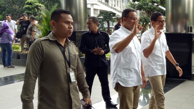 Anies-Sandi ke kpk laporkan LHKPN. (Foto: Aprilandika Pratama/kumparan)