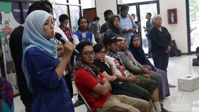 Para partisipan aksi tolak semen Kendeng (Foto: Fanny Kusumawardhani/kumparan)