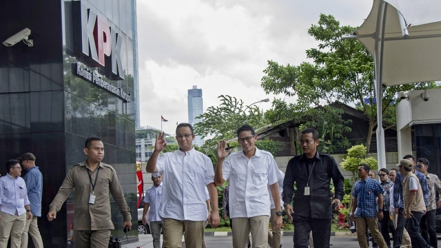 Anies-Sandi lapor LHKPN ke KPK. (Foto: Antara/Aprillio Akbar)