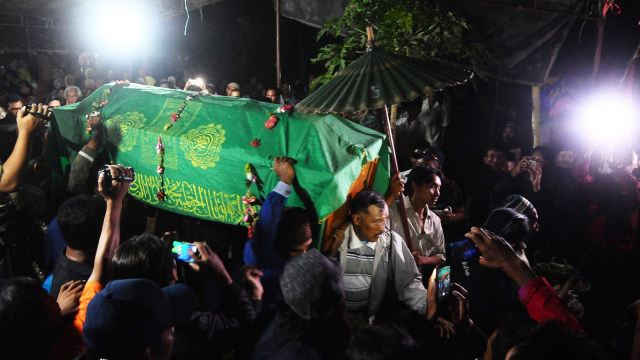 Pemakaman jenazah Patmi aktivis petani Kendeng. (Foto: Antara/Yusuf Nugroho)