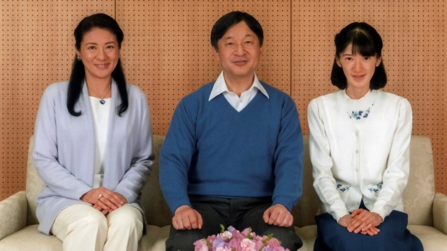 Putri Aiko (kanan) bersama Masako dan Naruhito (Foto: Imperial Household Agency of Japan via Reuters)