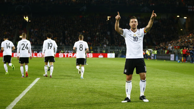 Malam yang sempurna untuk Podolski. (Foto: Reuters)