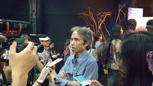 Joko Pinurbo, penyair Indonesia. Foto: Prabarini Kartika/kumparan