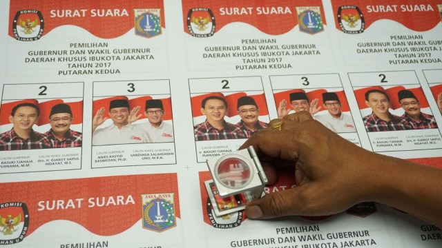 Surat suara pilgub DKI Jakarta (Foto: Aditia Noviansyah/kumparan)