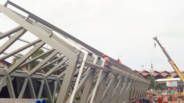 Skytrain masih dalam tahap pembangunan. (Foto: Novan Nurul Alam/kumparan)