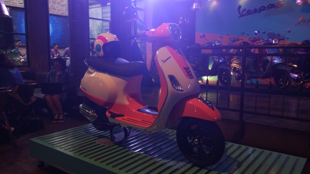 Konsep dual tone Vespa LX 125 i-get (Foto: Gesit Prayogi/kumparan.com)