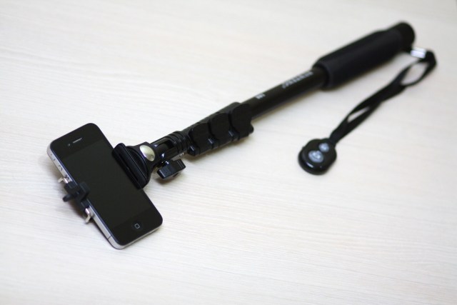 Monopod, atau disebut juga dengan tongsis. (Foto: Pixabay)