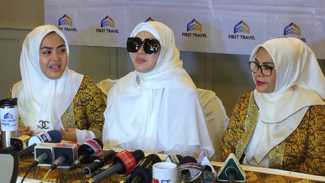 Konpers Syahrini  sebelum berangkat umroh. (Foto: Iqra Ardini/kumparan)