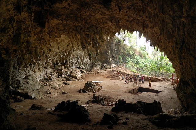 Tempat ditemukannya tulang Homo Floresiensis. (Foto: Wikimedia Commons)