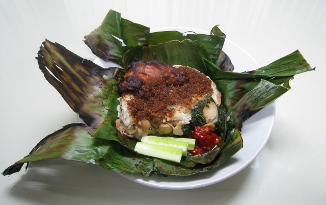 Ilustrasi ayam bakar. (Foto: wikimedia commons)