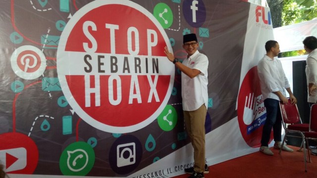 Sandi deklarasikan gerakan  Stop Sebarin Hoax . (Foto: Ochi Amanaturrosyidah/kumparan)