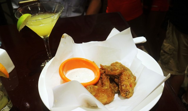 Contoh menu di Restoran Hooters (Foto: Nikolaus Harbowo/kumparan)