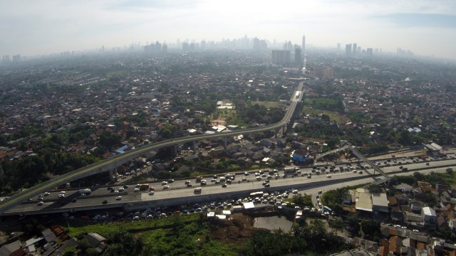 Suasana Jalan Layang Transjakarta Ciledug-Tendean. (Foto: Aditia Noviansyah/kumparan)