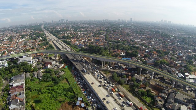 Suasana Jalan Layang Transjakarta Ciledug-Tendean. (Foto: Aditia Noviansyah/kumparan)