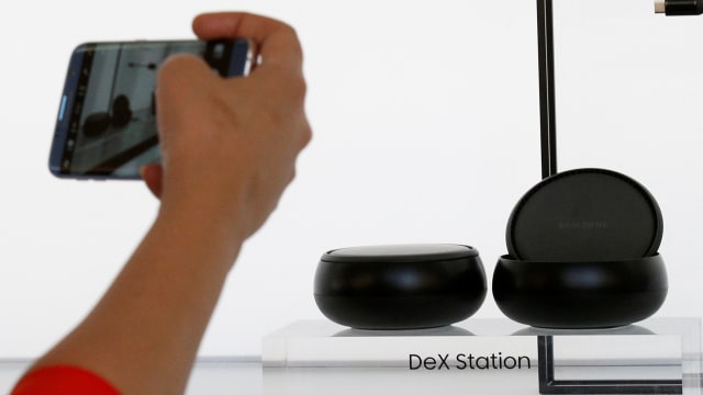 Samsung DeX Station untuk Galaxy S8. (Foto: REUTERS/Brendan McDermid)